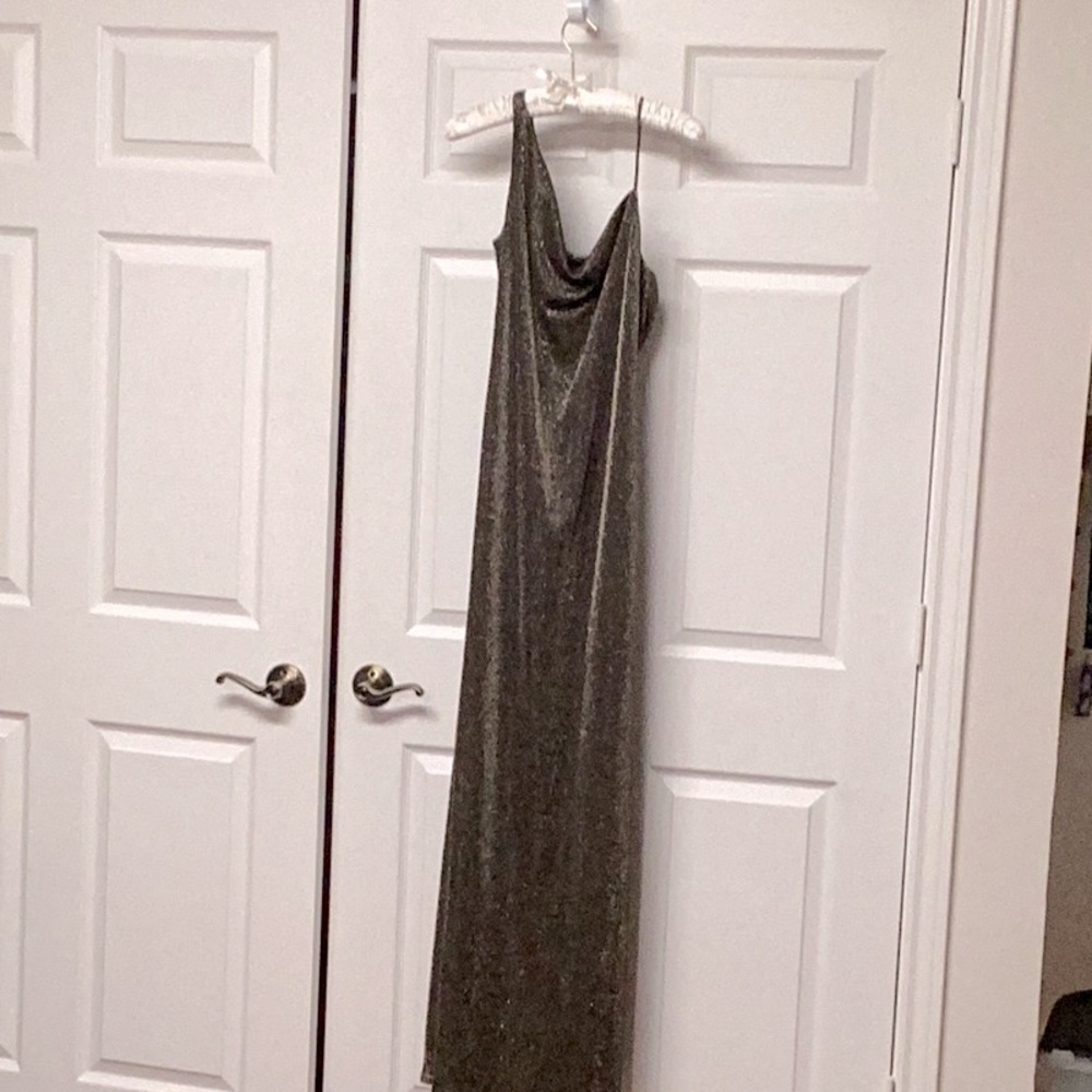 Evening gown shimmery